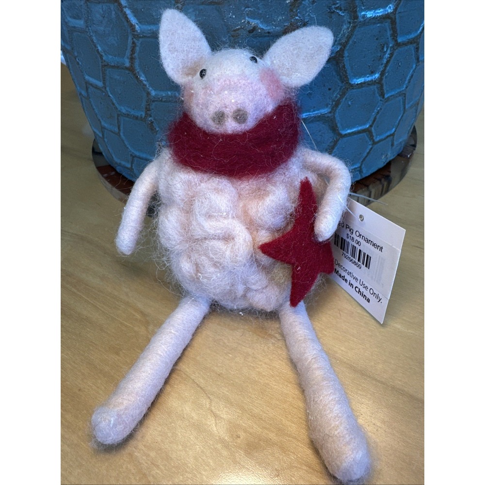 Bright Ideas Holiday Pig Scarf Star Pink Felt Ornament Shelf Sitter Christmas